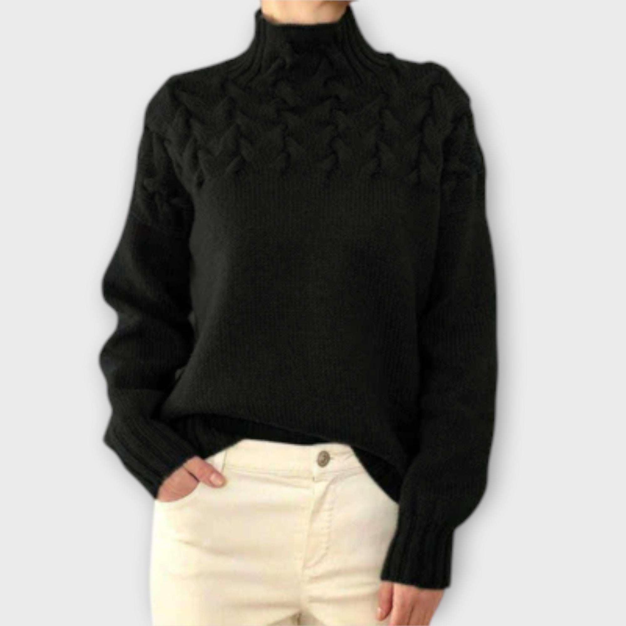 Damenpullover mit Kabelstrick-Detail