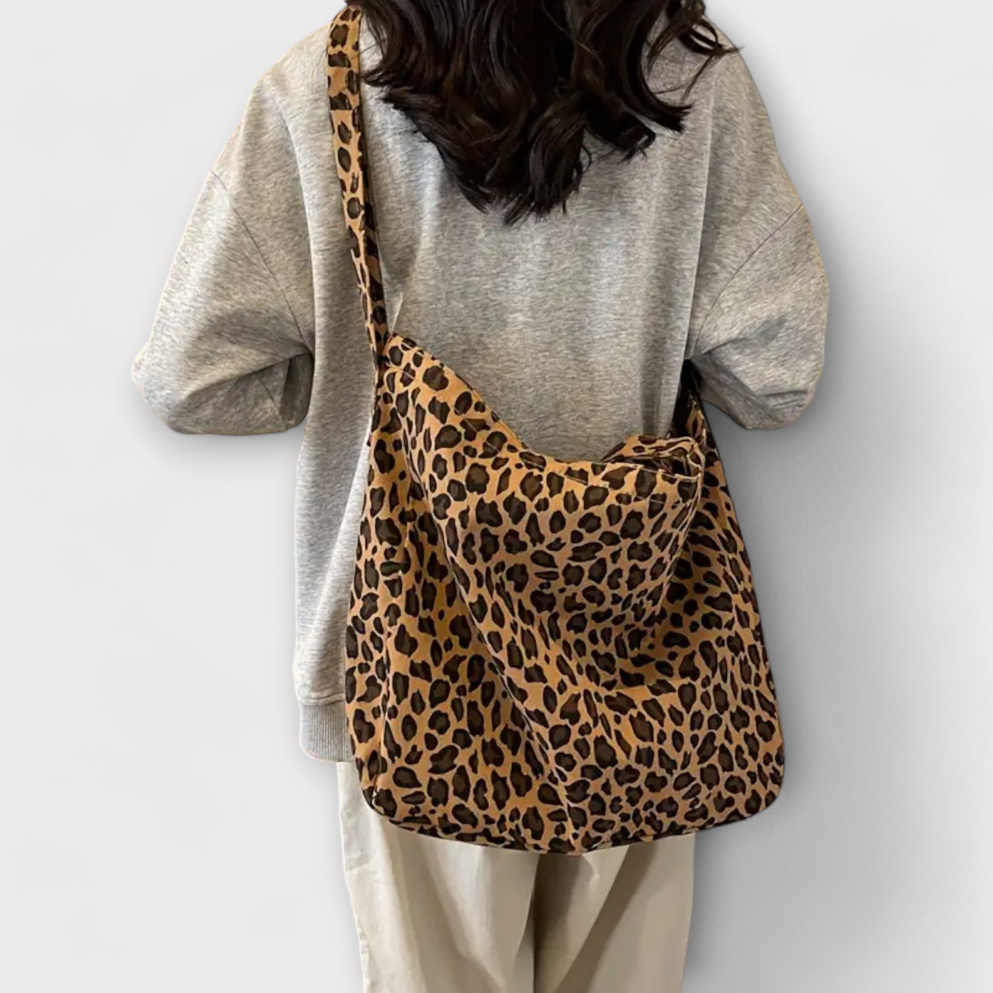 Nora. - Stylische Leopardenmuster-Tasche