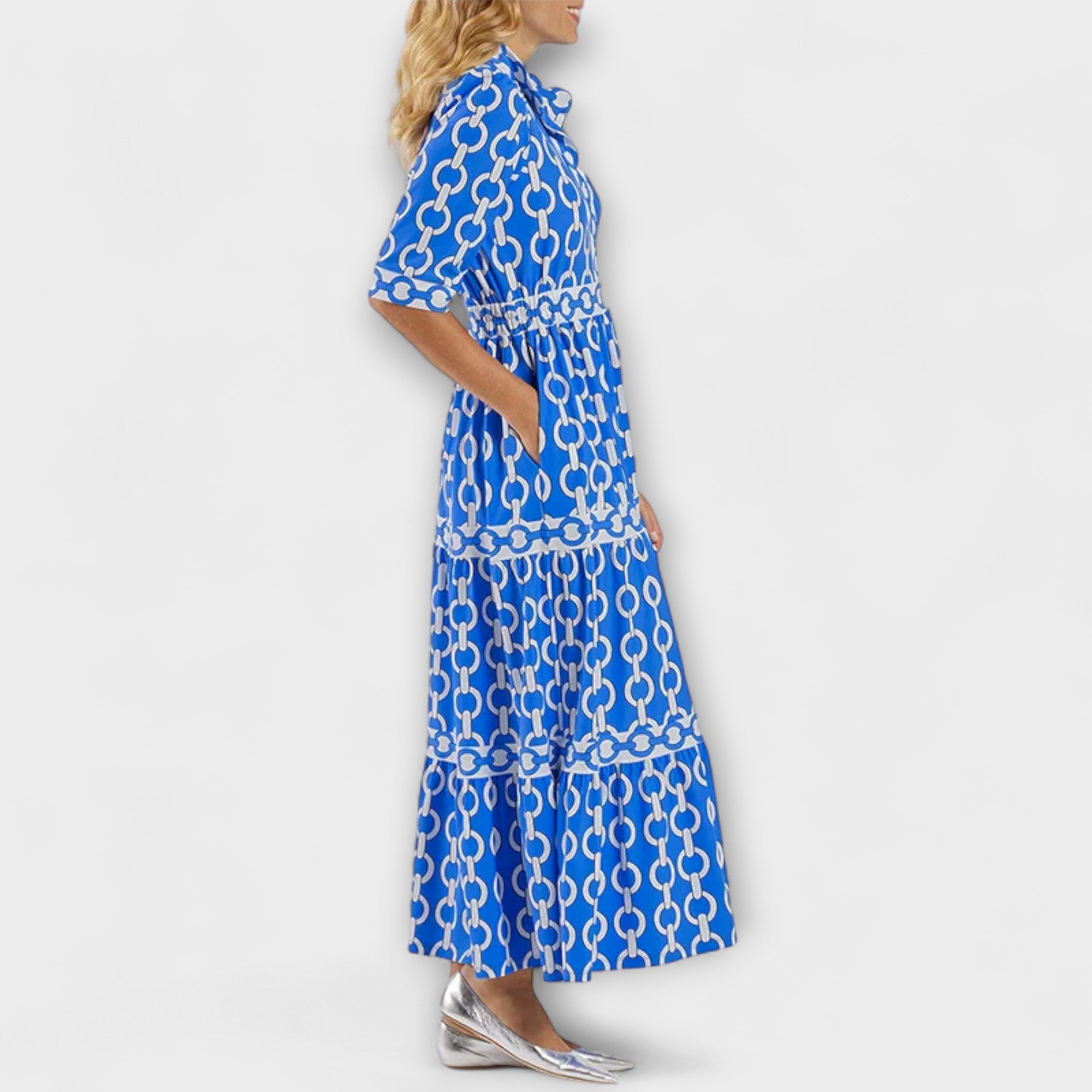 Camila – Elegantes Maxikleid mit einem auffälligen Twist