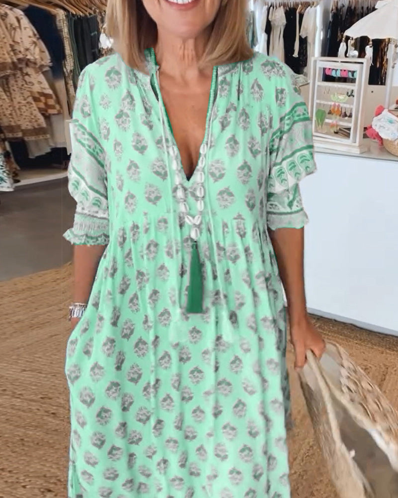 Rue - Lässiges bedrucktes V-Ausschnitt-Kleid mit halben Ärmeln