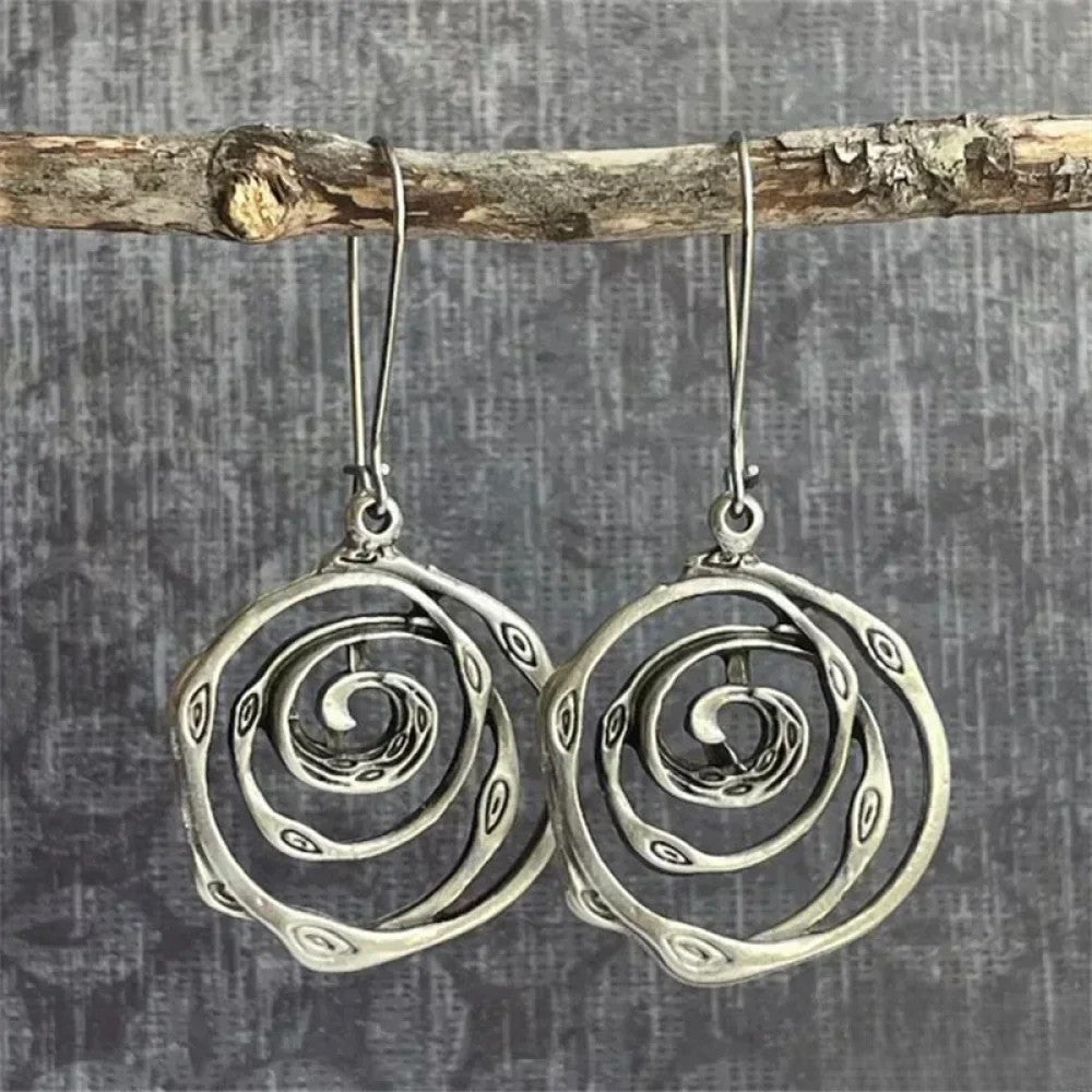 Retro Silber Ohrringe im Labyrinth Design Nora Zurich