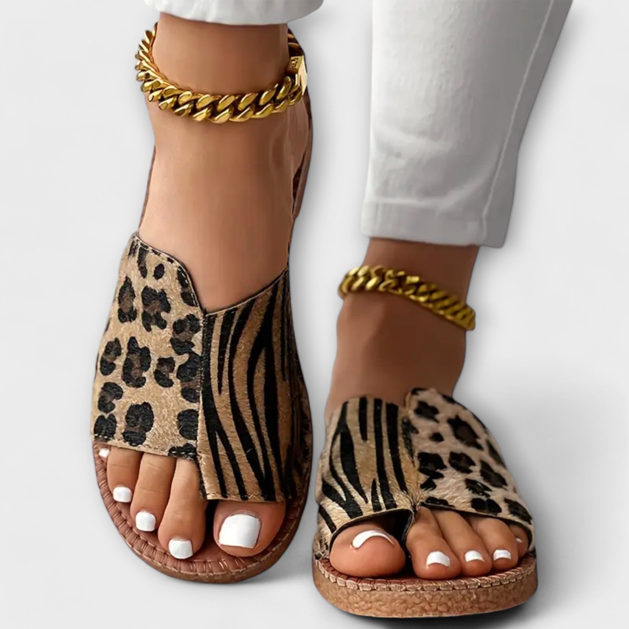 Schicke Zwei-Ton Hausschuhe mit Leopardenmuster