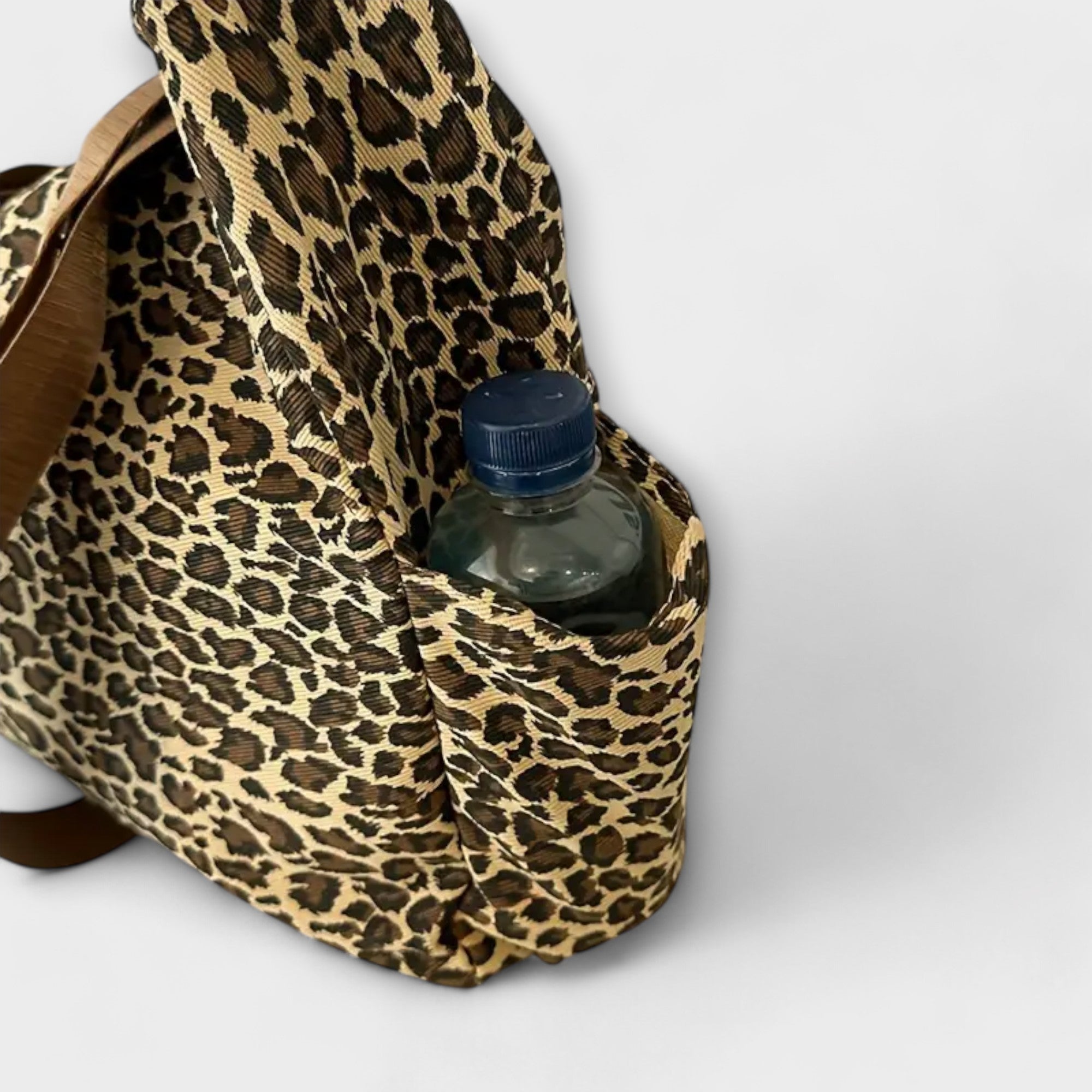 Nora. - Leopardenmuster Canvas Umhängetasche