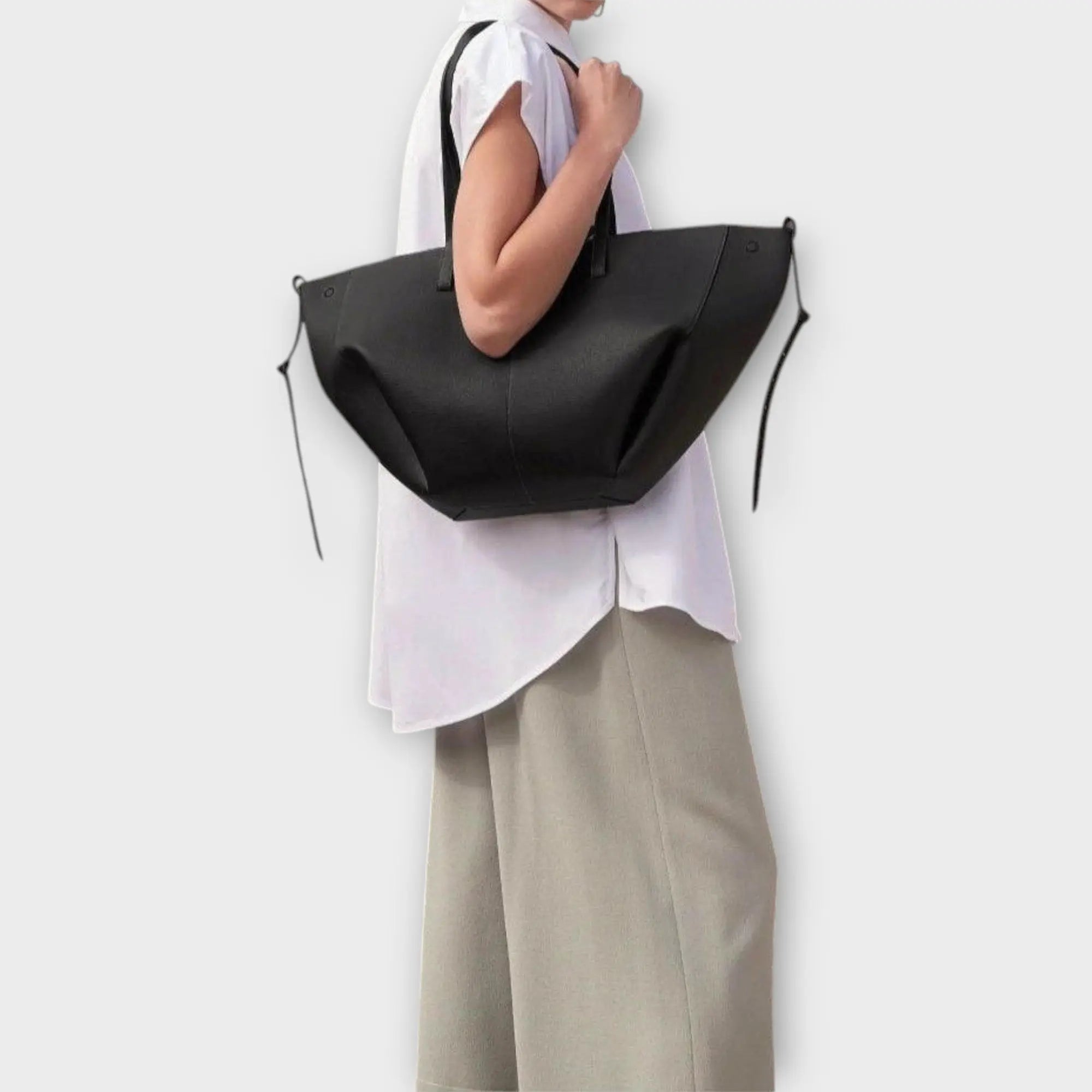 Nora. - Stylische Schultertasche Nora Zurich