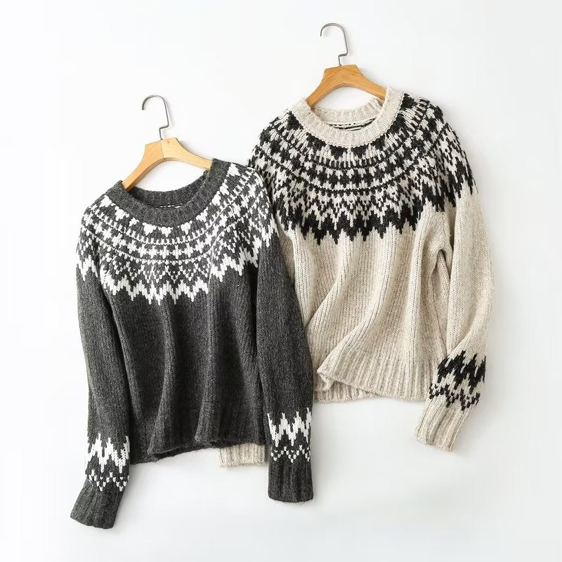 Warmer Schwerer Strickpullover aus Wolle