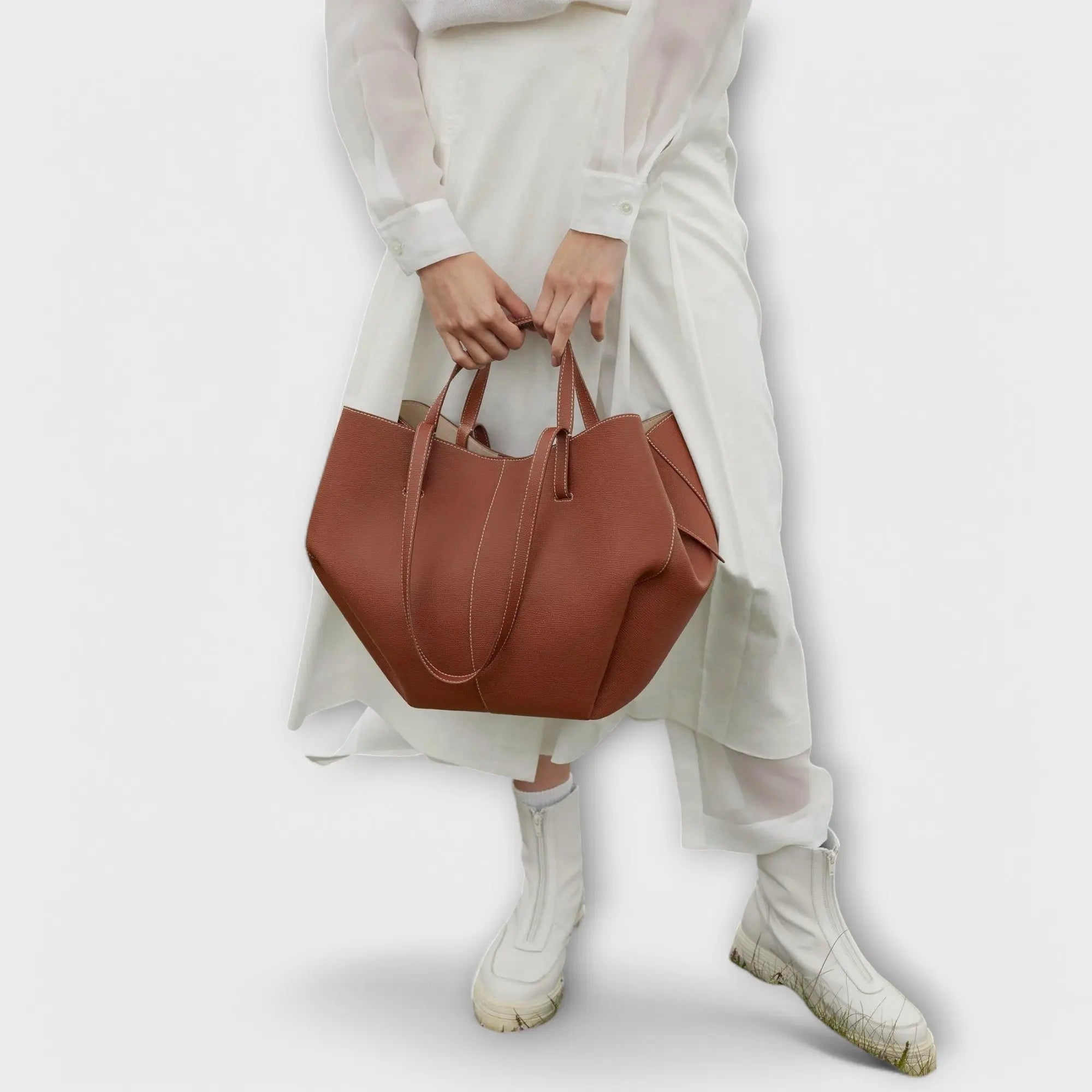 Nora. - Stylische Schultertasche Nora Zurich