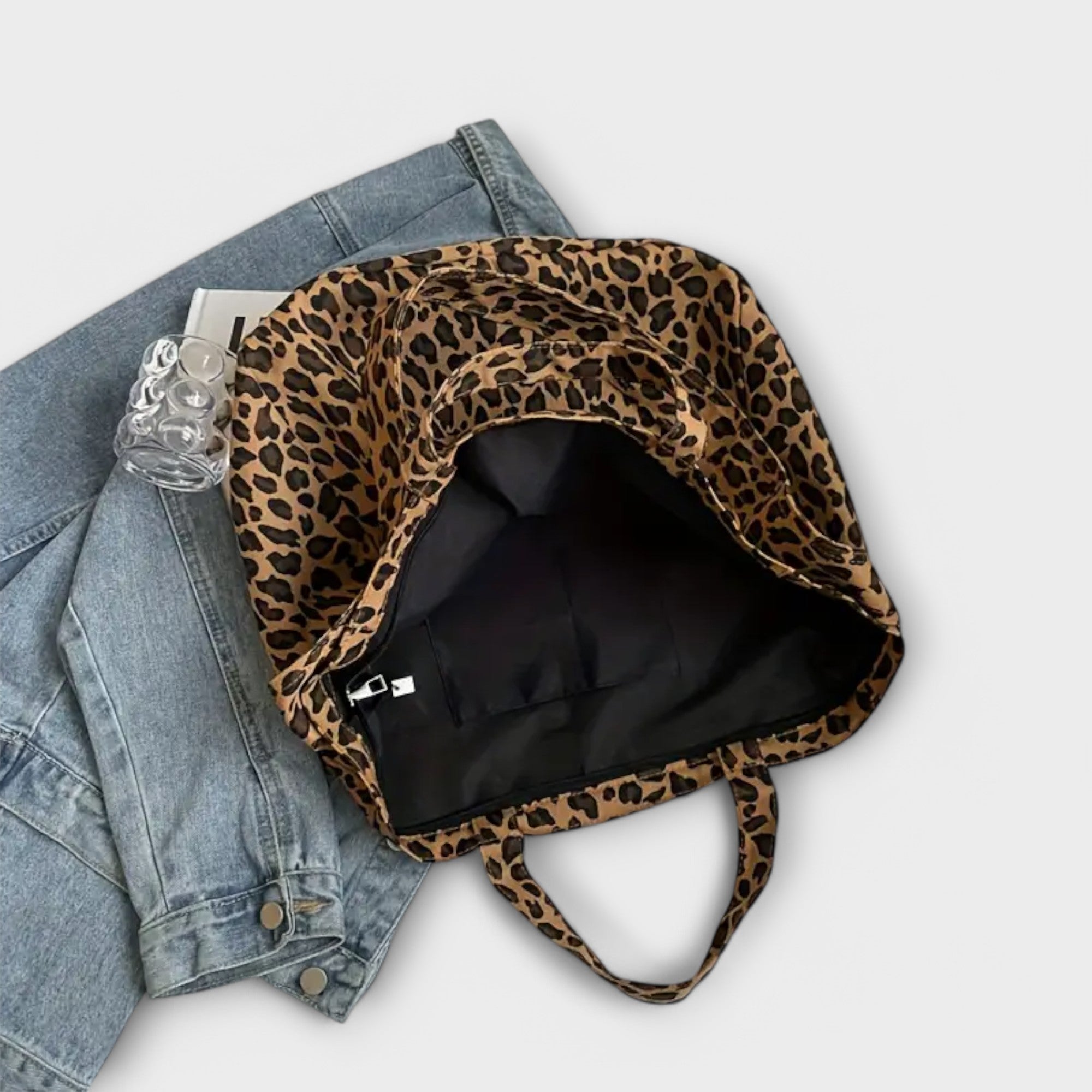 Nora. - Stylische Leopardenmuster-Tasche
