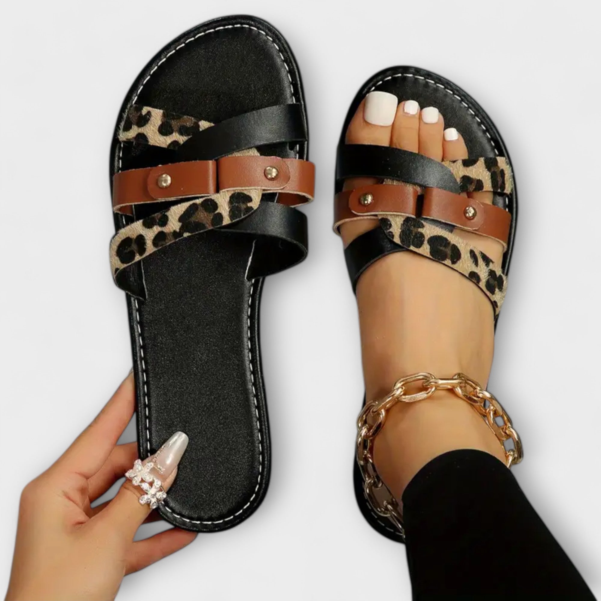 Leopard-Cross-Strap-Sandalen
