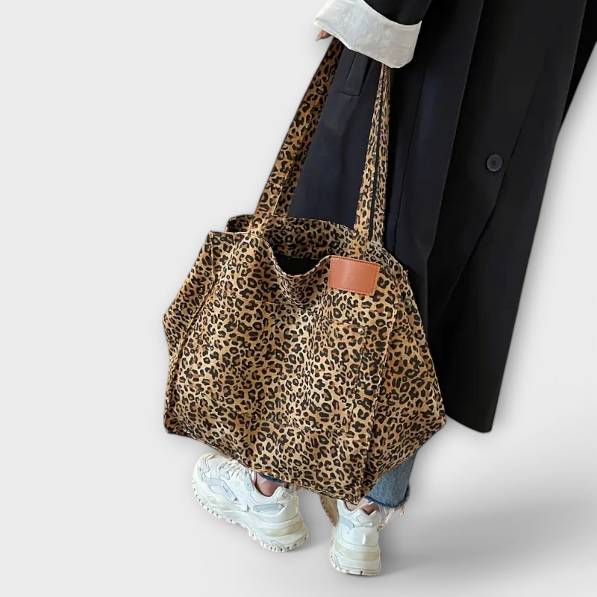 Nora. - Elegante Umhängetasche mit Leopardenmuster